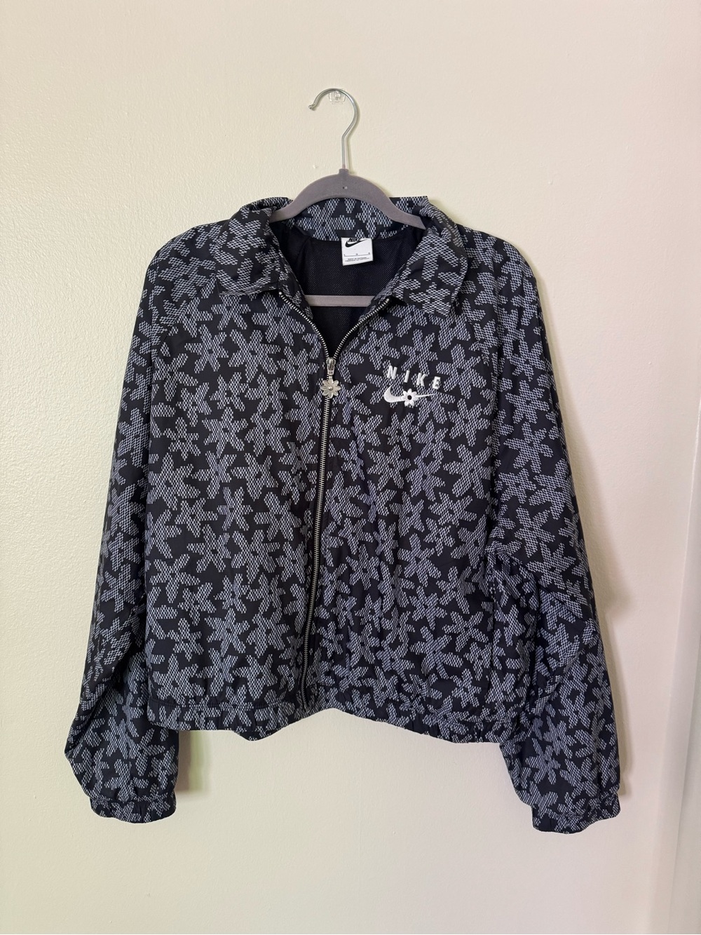 Nike AOP Graphic Daisy Zip Jacket- Size L